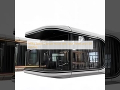 500 kg Weltraumkapsel-Haus mit Solarpanelen und LED-Beleuchtung